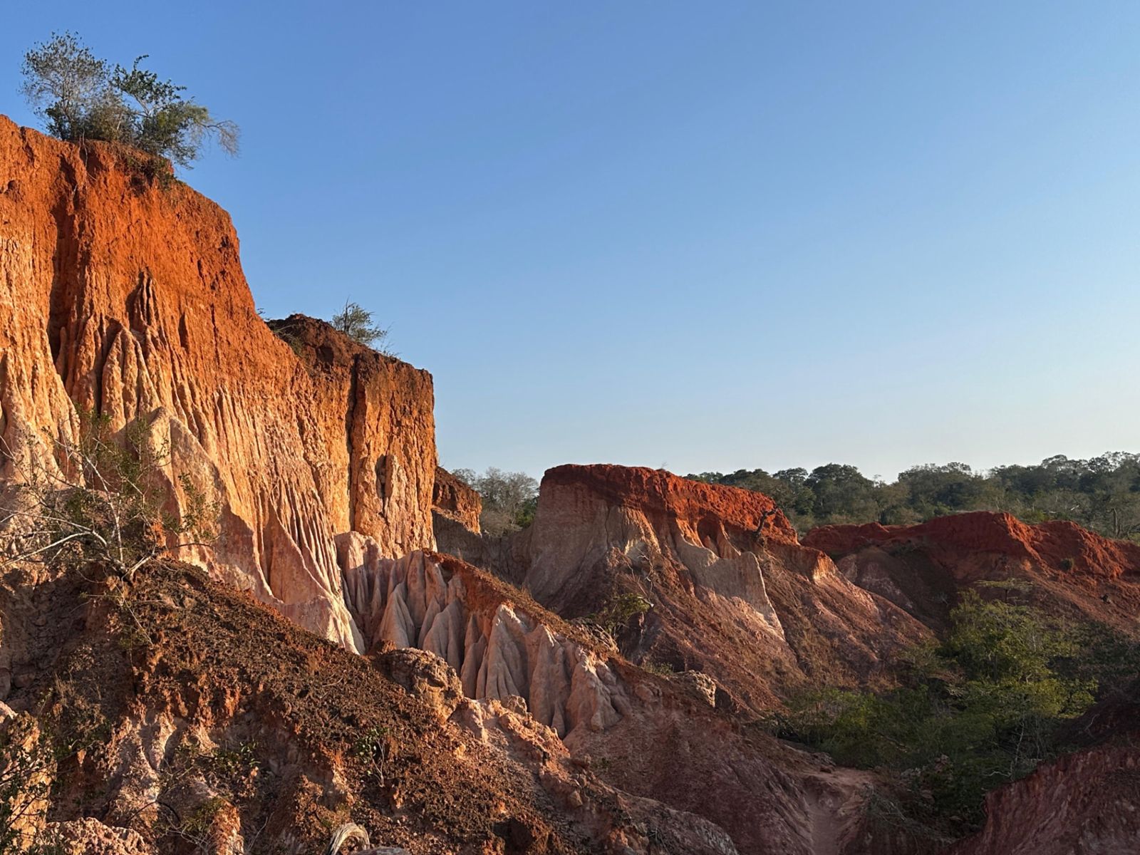 Le pareti rosse di Marafa nella luce del pomeriggio